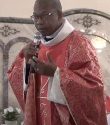 Messe d’installation de l’abbé Sylvain Dansou – nouveau curé de la Paroisse Ste Famille – Pau