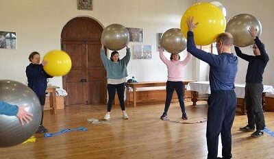 Gym et prière avec la Communauté des Béatitudes
